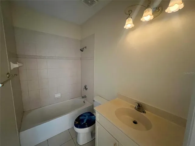 $335,000 | 10 Lewis Shire Place, Palm Coast, FL 32137