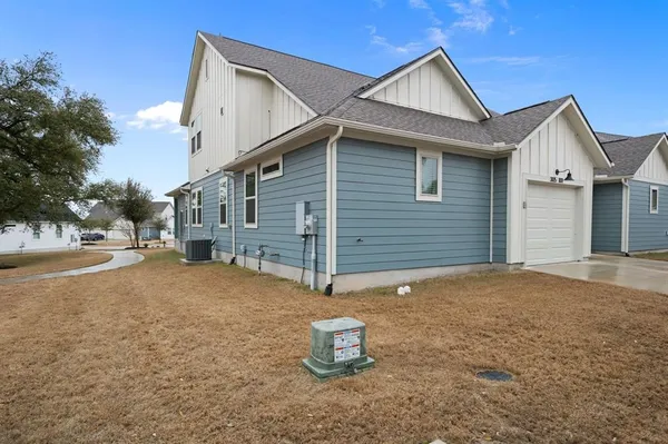 $1,995 | 305 Bolivar Way, Unit 101, San Marcos, TX 78666