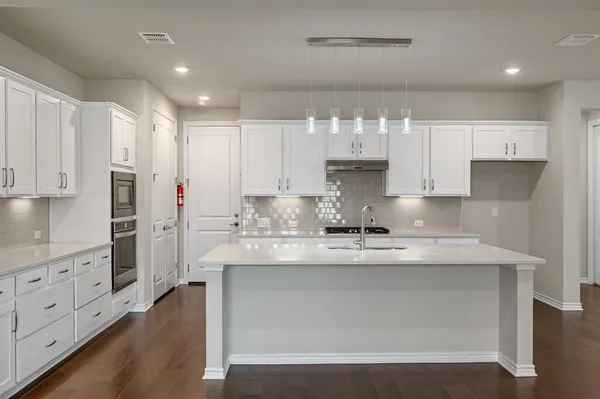 $1,995 | 305 Bolivar Way, Unit 101, San Marcos, TX 78666