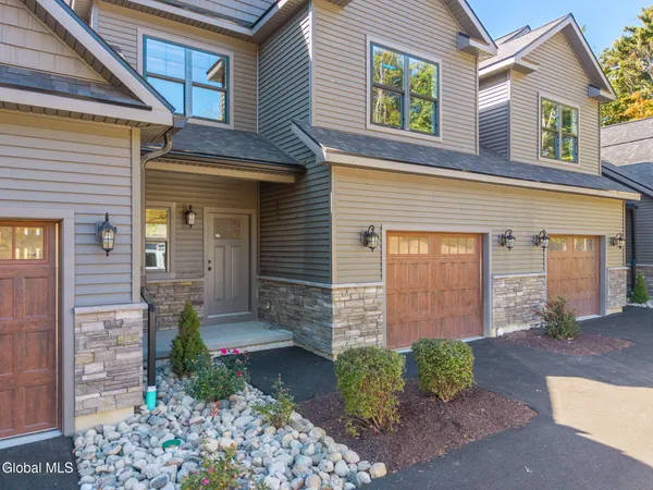 $650,000 | 24 Hill Crest Lane, Unit 5, Lake George, NY 12845