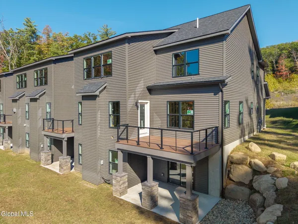 $650,000 | 24 Hill Crest Lane, Unit 5, Lake George, NY 12845