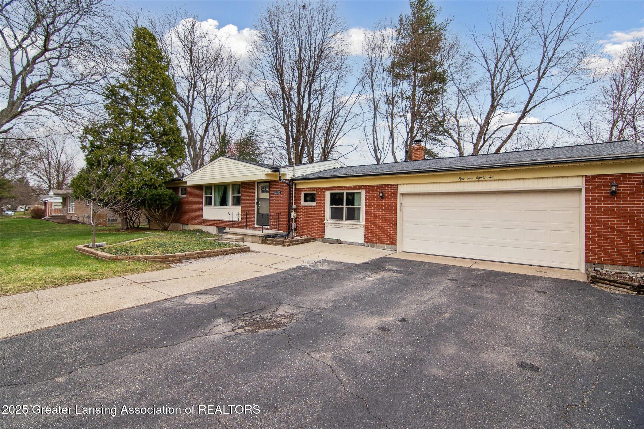 04-5582-Buckingham-Rd-Haslett-MI-48840-W