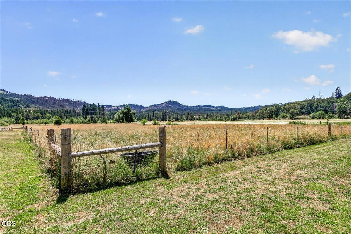 14020 Geppert Road Eagle Point, OR 97524 - Photo 37 of 51