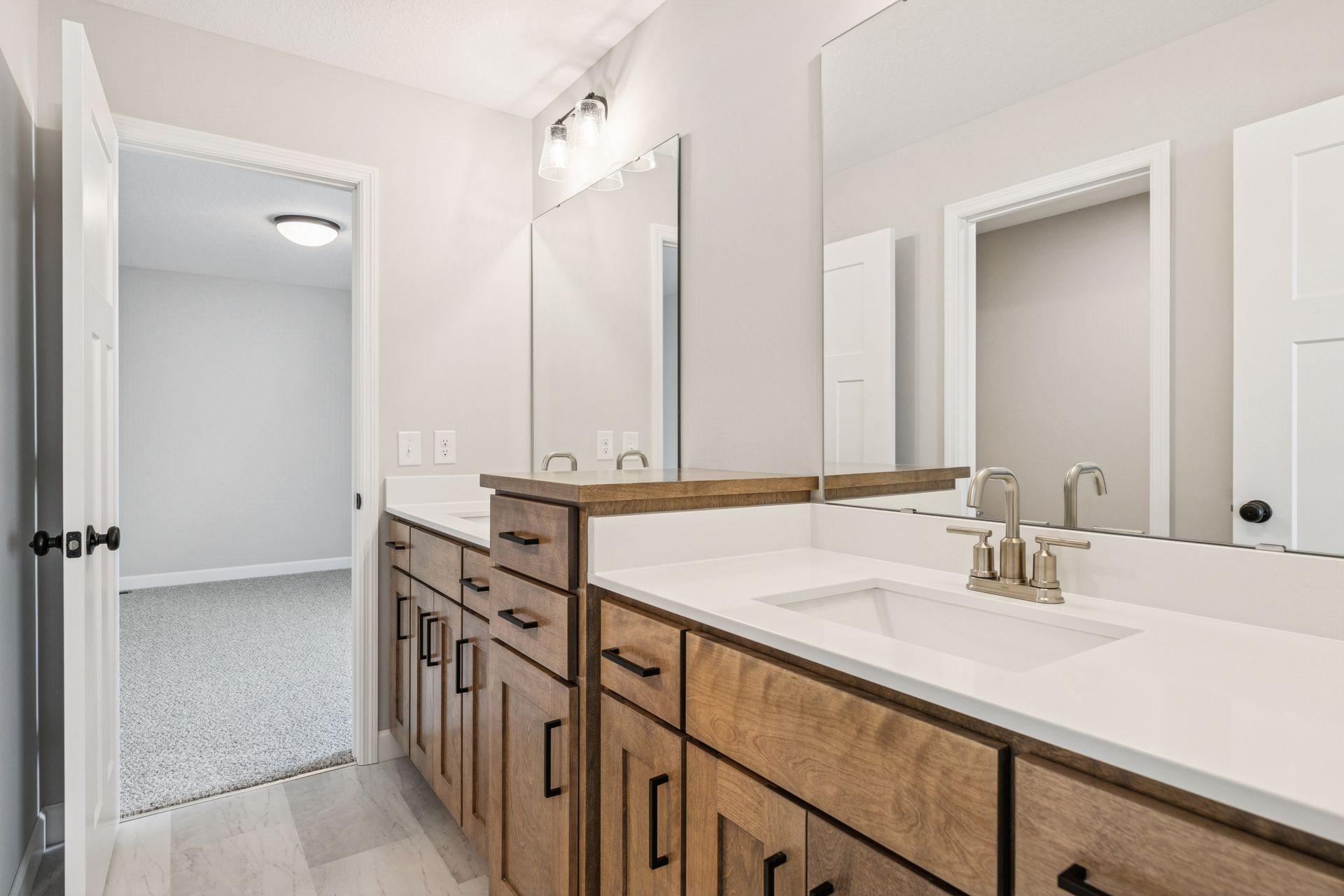 7334 Ambercrest Curve Inver Grove Heights, MN 55077 - Photo 23 of 52