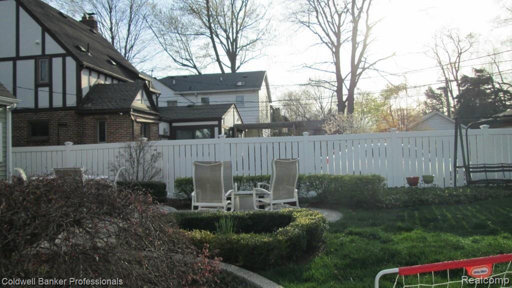 1255 Villa Road Birmingham, MI 48009 - Photo 4 of 28 IMG_0755.jpg