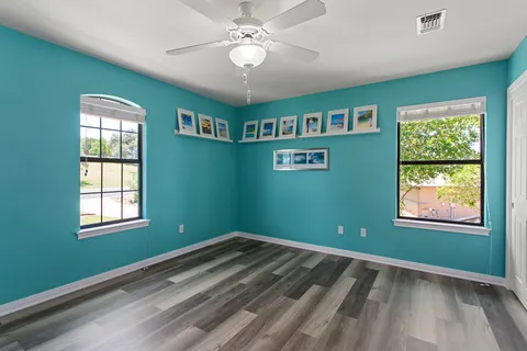 $975,000 | 1121 Kings Cove Drive, Canyon Lake, TX 78133