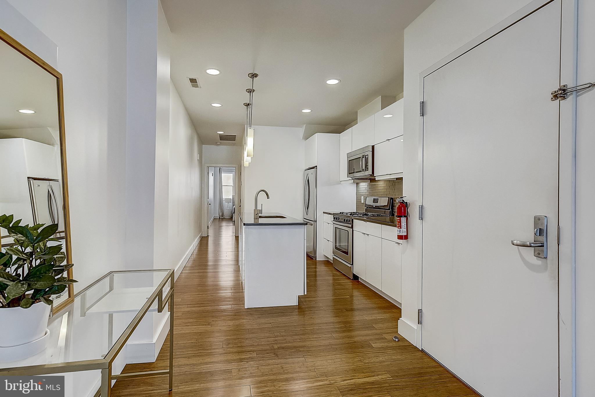 112 Market Street, Unit 2 Philadelphia, PA 19106 - Photo 11 of 28