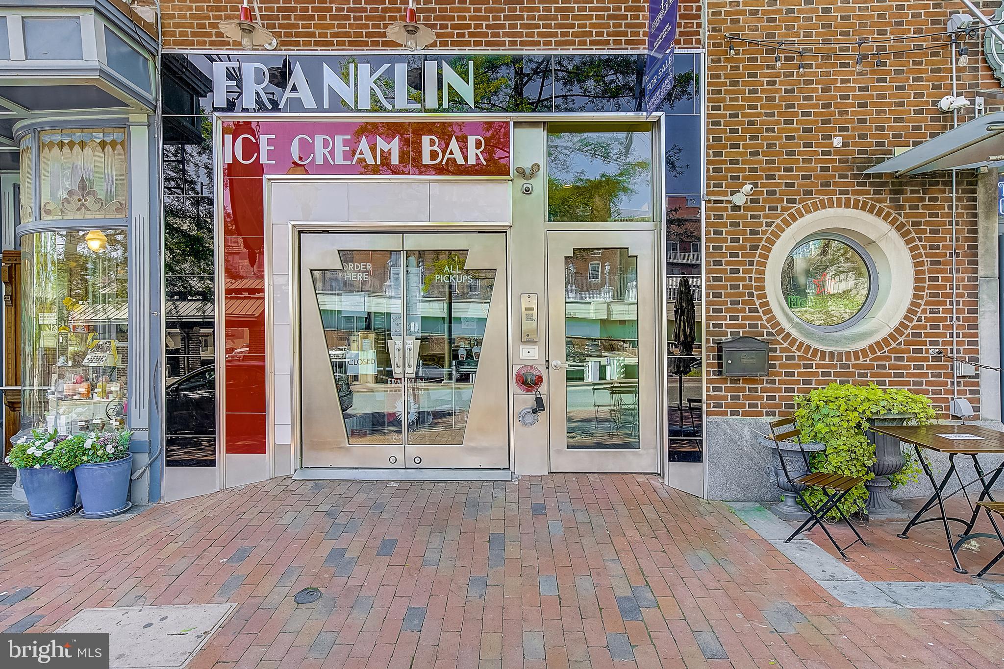 112 Market Street, Unit 2 Philadelphia, PA 19106 - Photo 25 of 28