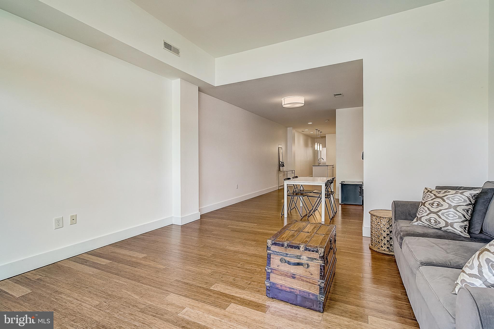 112 Market Street, Unit 2 Philadelphia, PA 19106 - Photo 4 of 28