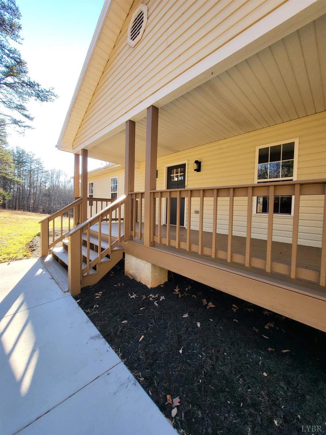 2111 Eagle Point Road Huddleston, VA 24104 - Photo 3 of 36