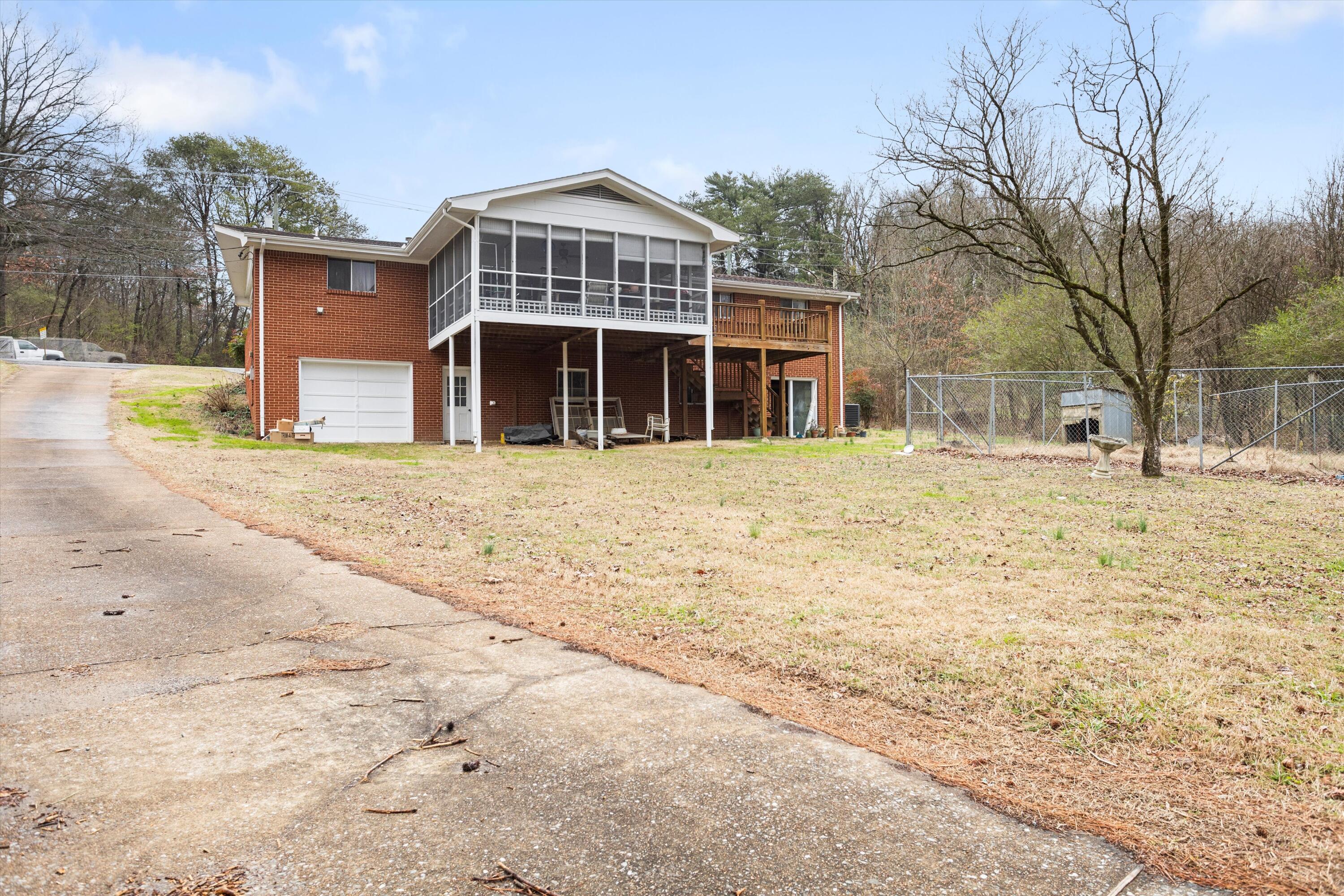 703 Moccasin Bend Road Chattanooga, TN 37405 - Photo 24 of 32 28-IMG_8008