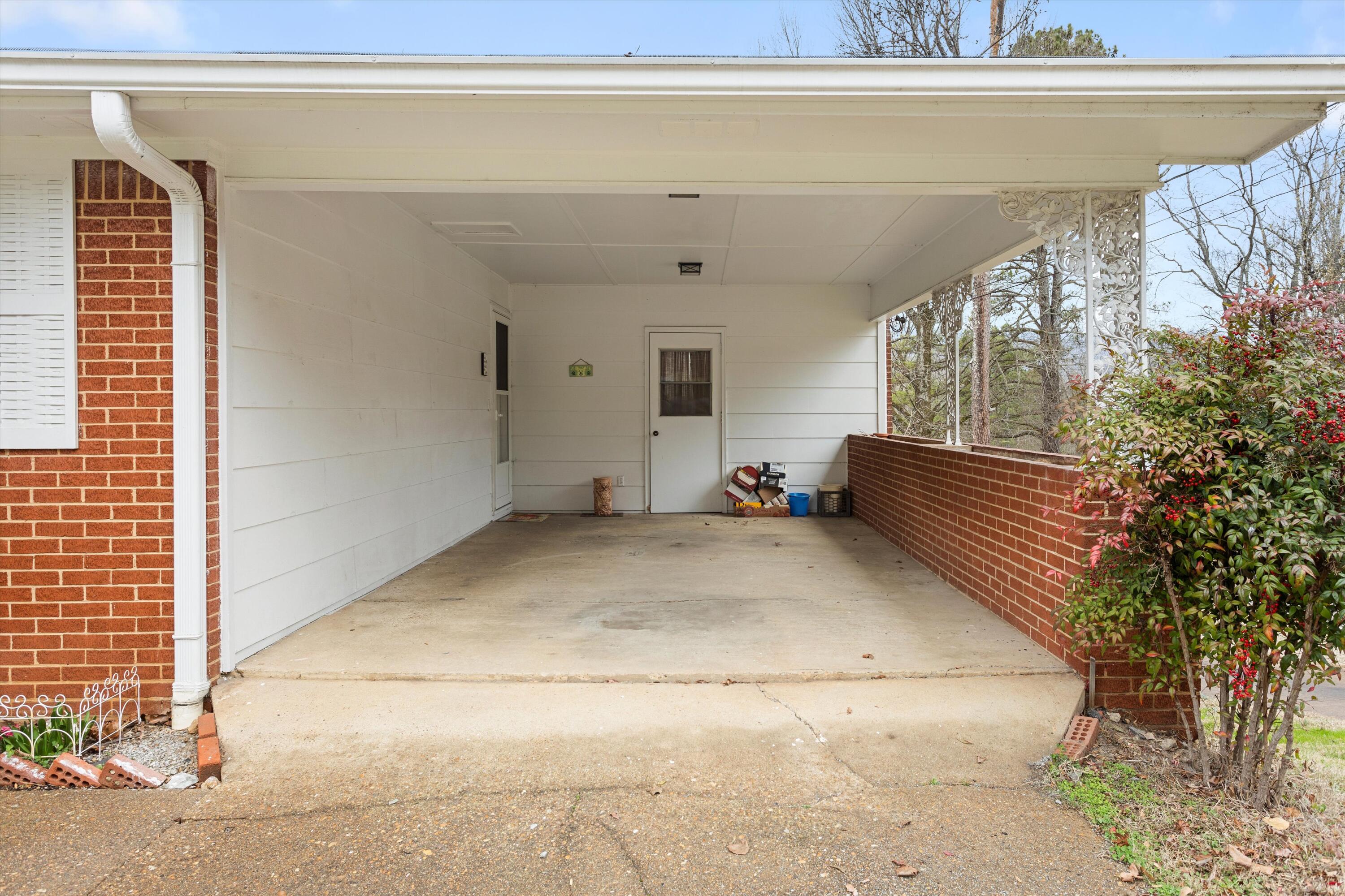 703 Moccasin Bend Road Chattanooga, TN 37405 - Photo 5 of 32 05-IMG_7996