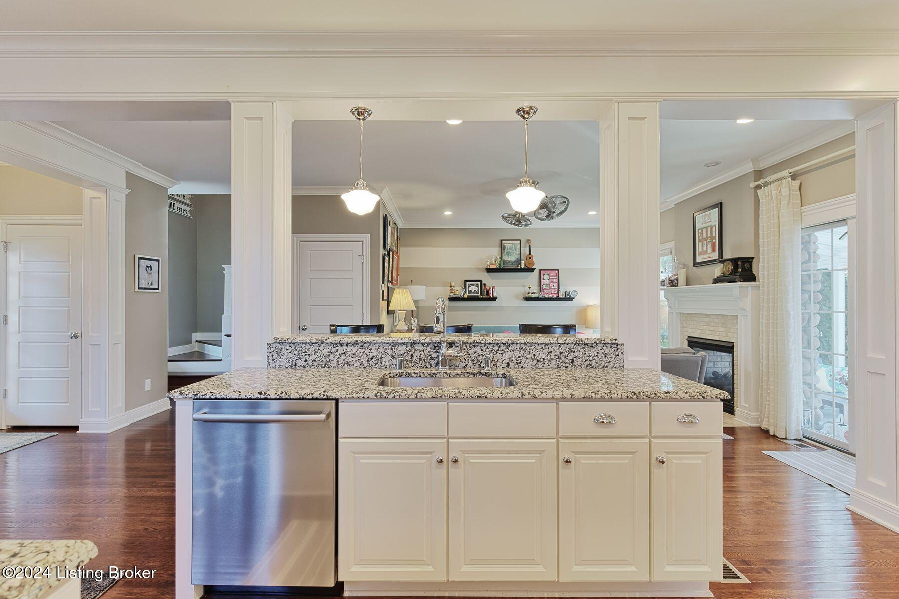 124 Ridgeway Avenue Louisville, KY 40207 - Photo 18 of 45 photo_online_018