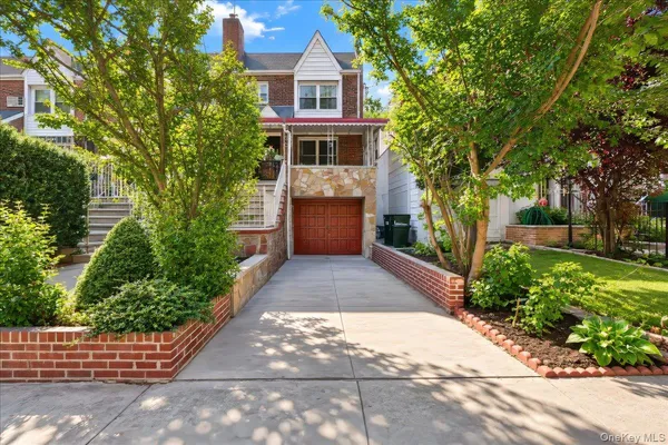 $849,000 | 2145 Muliner Avenue | Pelham Parkway