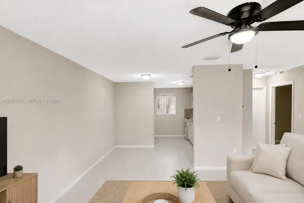 $1,950 | 11475 Southwest 215th Street, Unit 11477, Miami, FL 33189