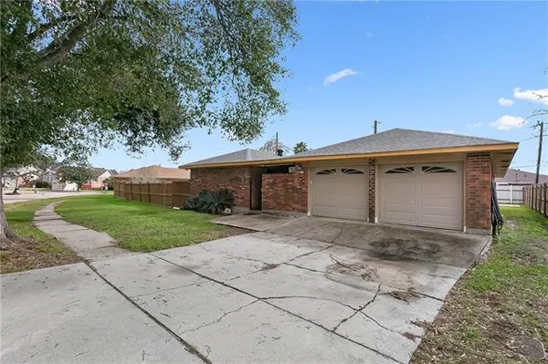 $230,000 | 2113 Matador Street, Harvey, LA 70058
