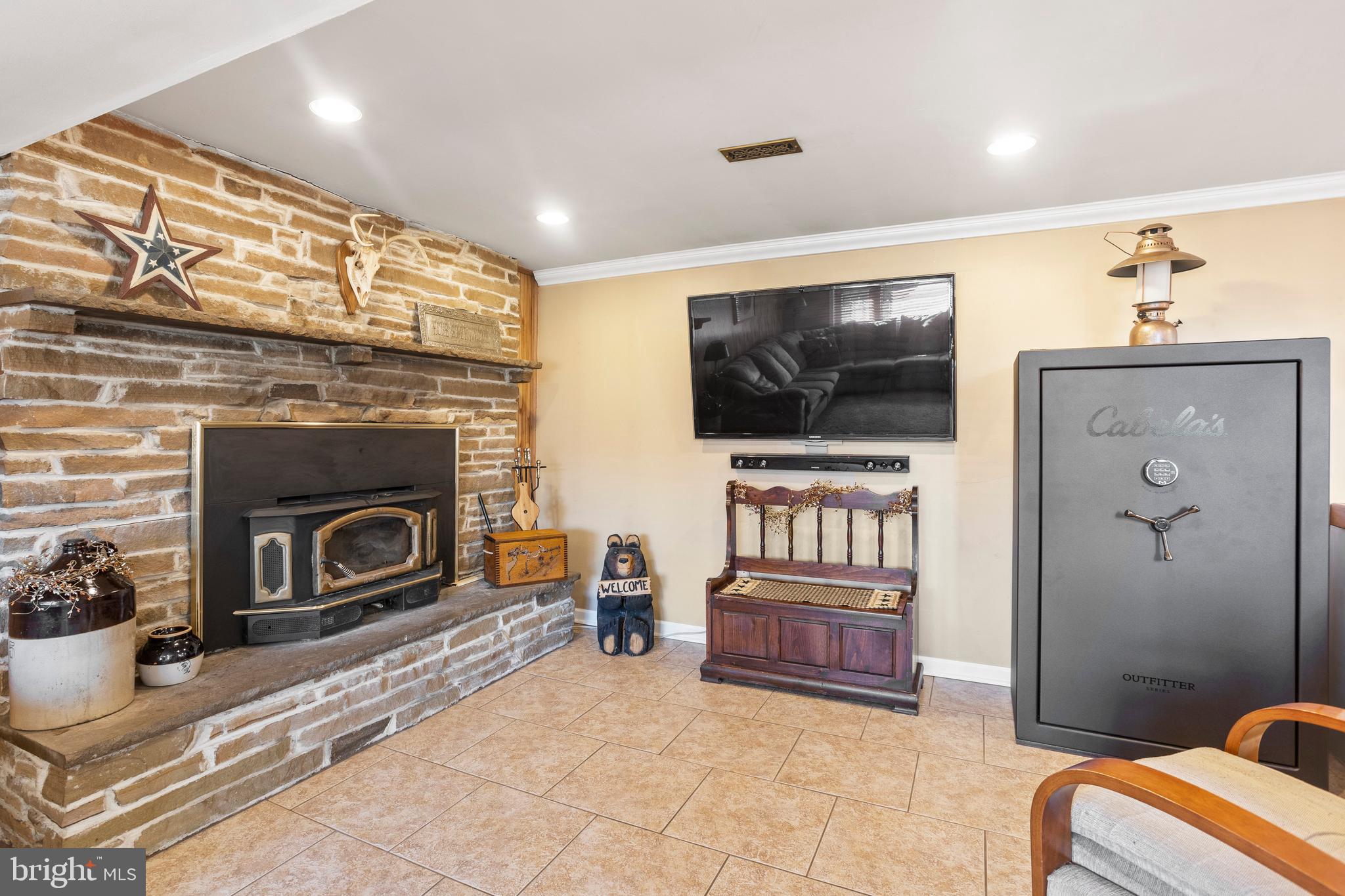 504 Rohach Road Aston, PA 19014 - Photo 4 of 25