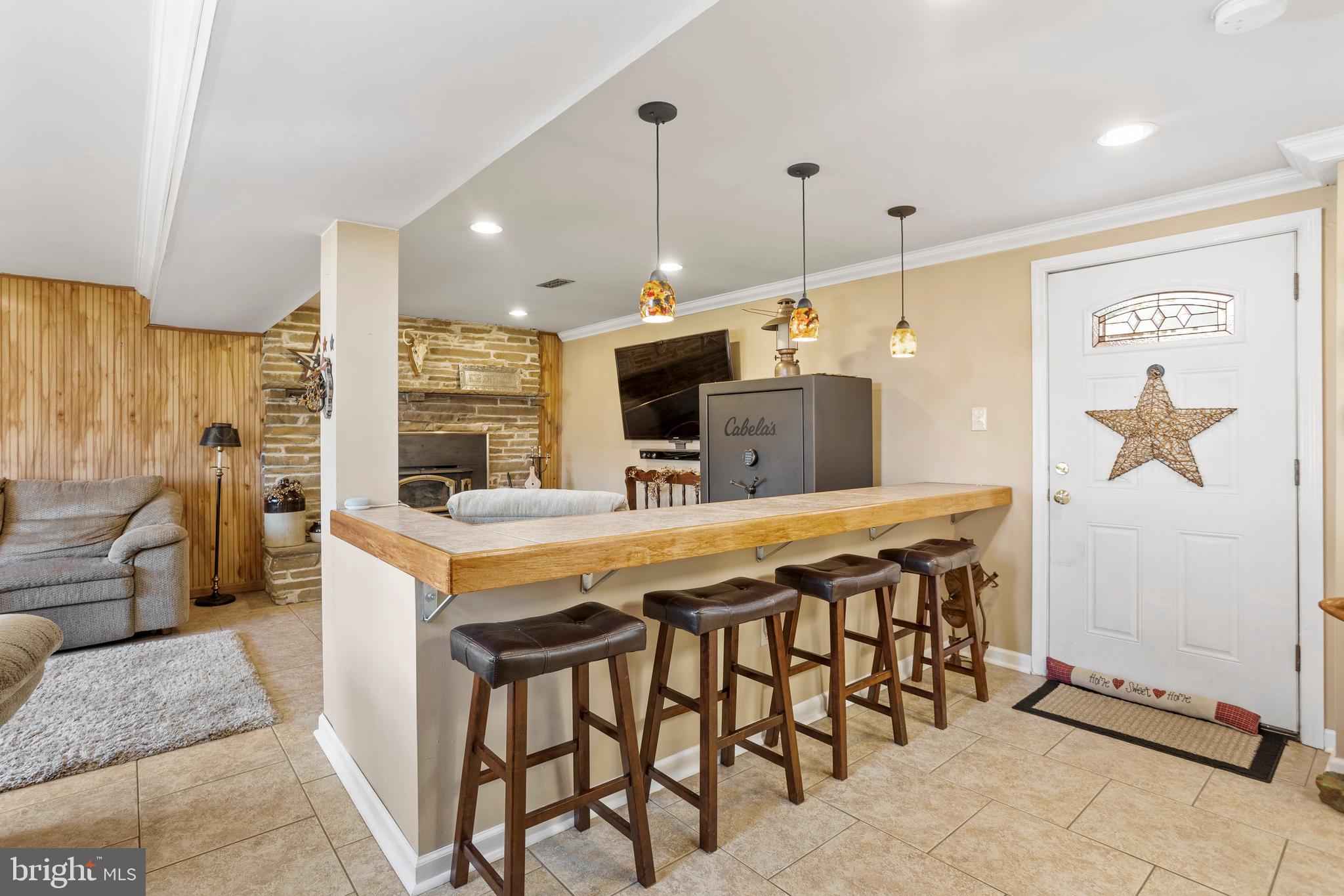 504 Rohach Road Aston, PA 19014 - Photo 5 of 25