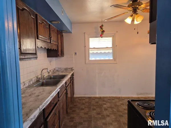 $139,900 | 531 South Barnewolt Drive, Peoria, IL 61604