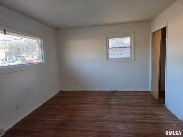 $139,900 | 531 South Barnewolt Drive, Peoria, IL 61604