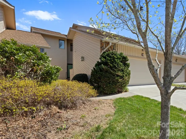 $420,000 | 110 Clubwood Court, Asheville, NC 28803