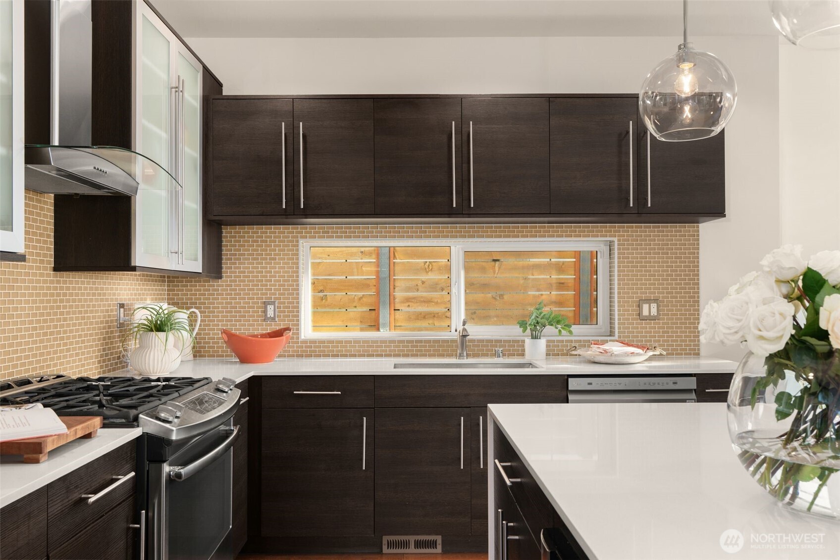 4518 Southwest Austin Street Seattle, WA 98136 - Photo 7 of 38