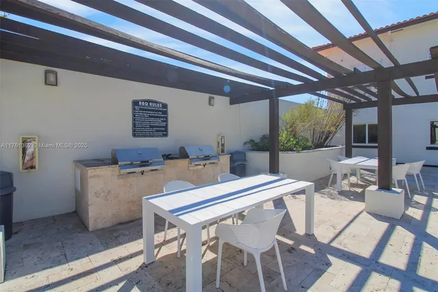 $390,000 | 10950 Northwest 82nd Street, Unit 319, Doral, FL 33178