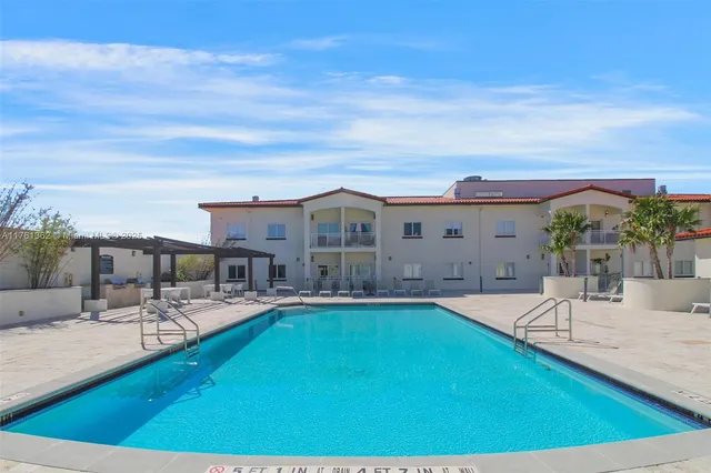 $390,000 | 10950 Northwest 82nd Street, Unit 319, Doral, FL 33178