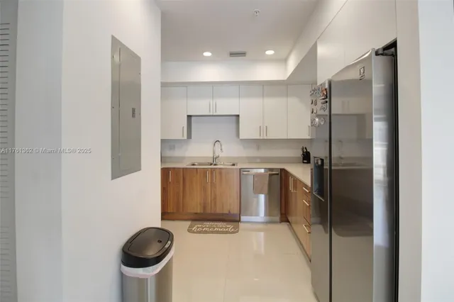 $390,000 | 10950 Northwest 82nd Street, Unit 319, Doral, FL 33178