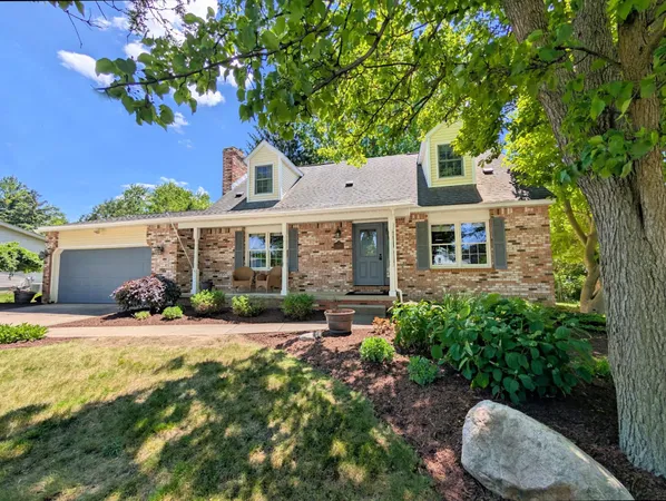 $339,900 | 1536 Suzanne Court, Flushing, MI 48433