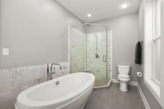 $965,000 | 3940 North Christiana Avenue, Chicago, IL 60618