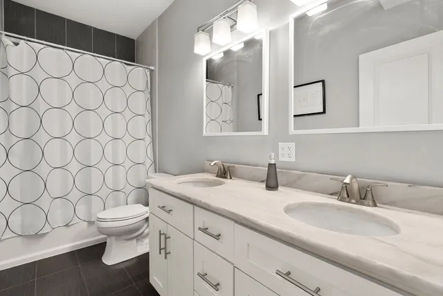 $965,000 | 3940 North Christiana Avenue, Chicago, IL 60618