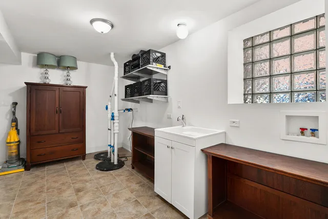 $965,000 | 3940 North Christiana Avenue, Chicago, IL 60618