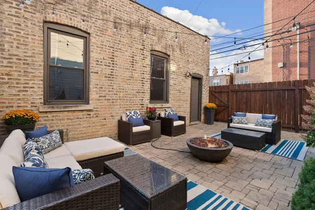 $965,000 | 3940 North Christiana Avenue, Chicago, IL 60618