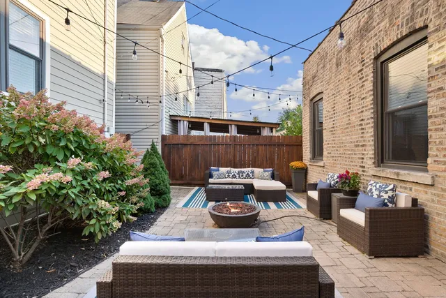 $965,000 | 3940 North Christiana Avenue, Chicago, IL 60618
