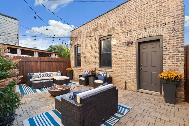 $965,000 | 3940 North Christiana Avenue, Chicago, IL 60618