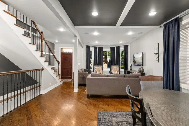 $965,000 | 3940 North Christiana Avenue, Chicago, IL 60618