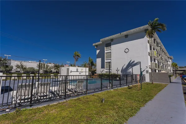 $1,475 | 16450 Northwest 2nd Avenue, Unit 103, Miami, FL 33169