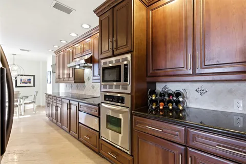 $825,000 | 3350 McCue Road, Unit 2402, Houston, TX 77056