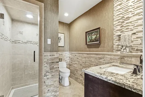 $825,000 | 3350 McCue Road, Unit 2402, Houston, TX 77056