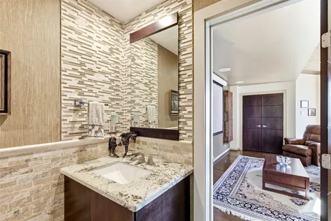 $825,000 | 3350 McCue Road, Unit 2402, Houston, TX 77056