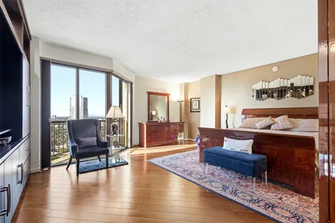 $825,000 | 3350 McCue Road, Unit 2402, Houston, TX 77056