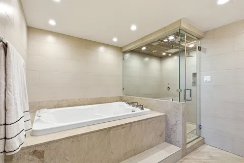 $825,000 | 3350 McCue Road, Unit 2402, Houston, TX 77056