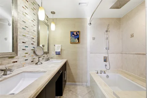 $825,000 | 3350 McCue Road, Unit 2402, Houston, TX 77056