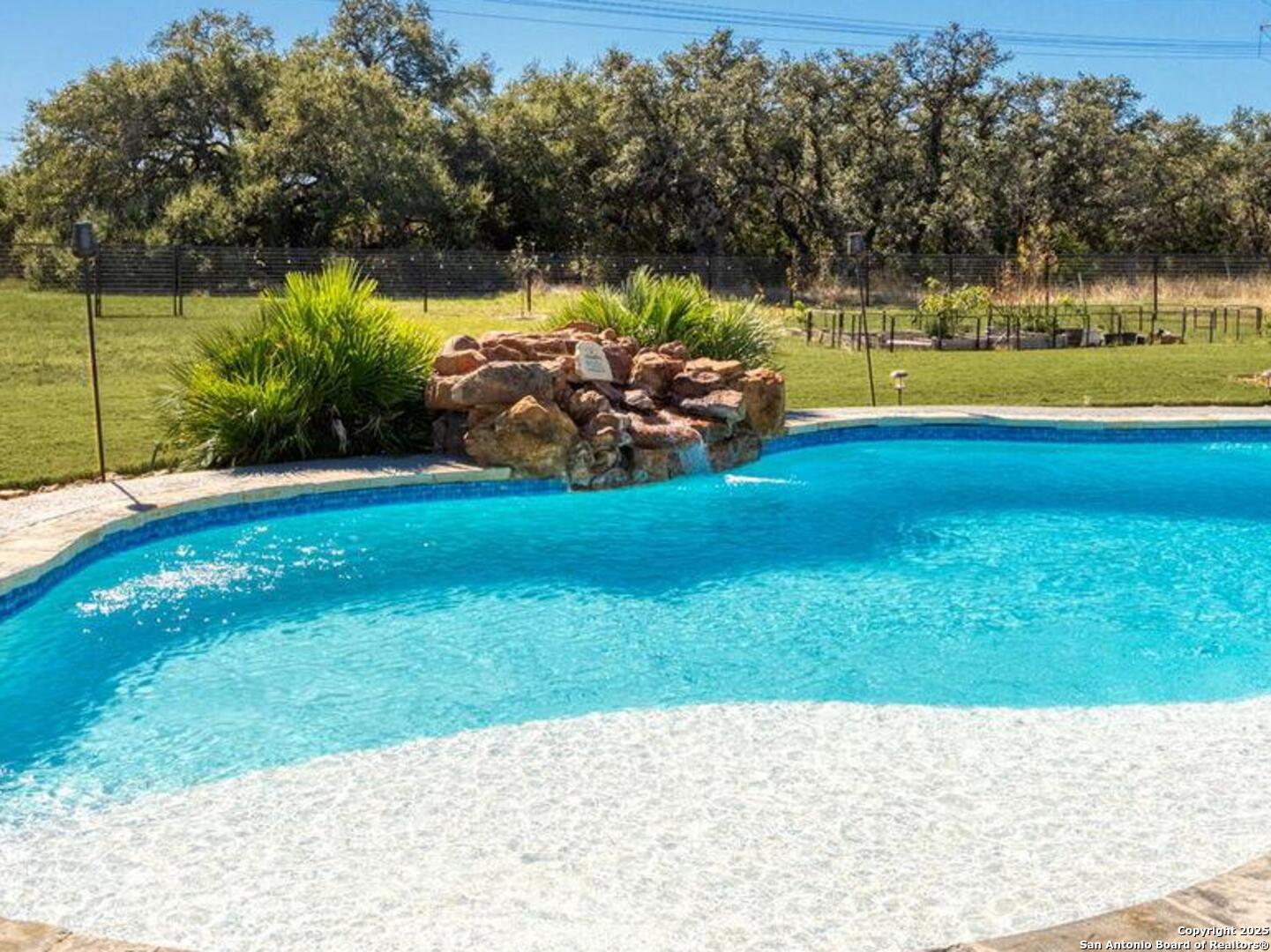 795 Maximino Ridge Road Bulverde, TX 78163 - Photo 4 of 42