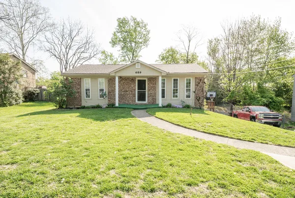 $250,000 | 689 Skyline Drive, Florence, KY 41042