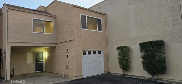 $4,000 | 5224 Walnut Avenue, Irvine, CA 92618