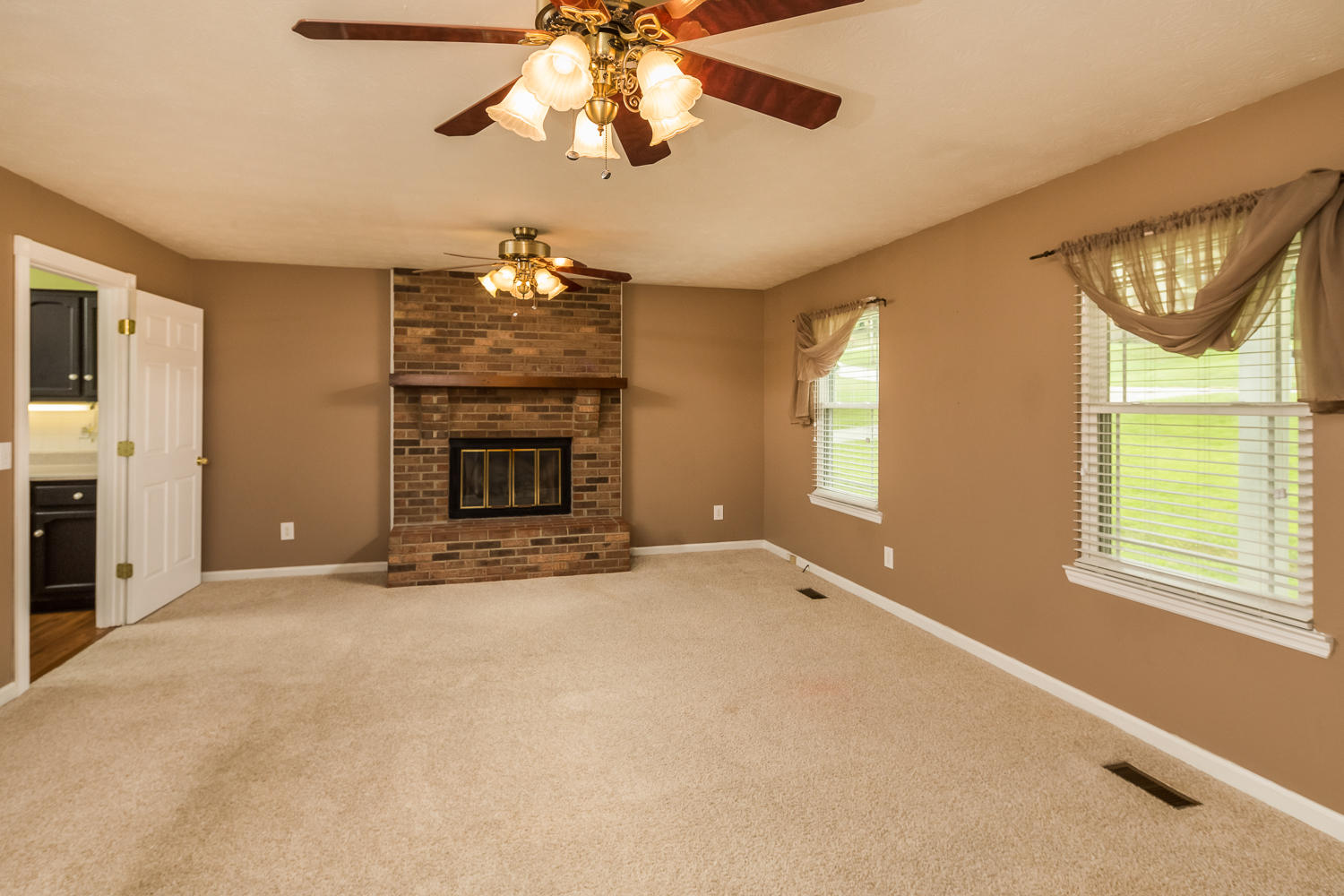 808 Smitherman Road Ringgold, GA 30736 - Photo 4 of 28 808 Smitherman Rd 13
