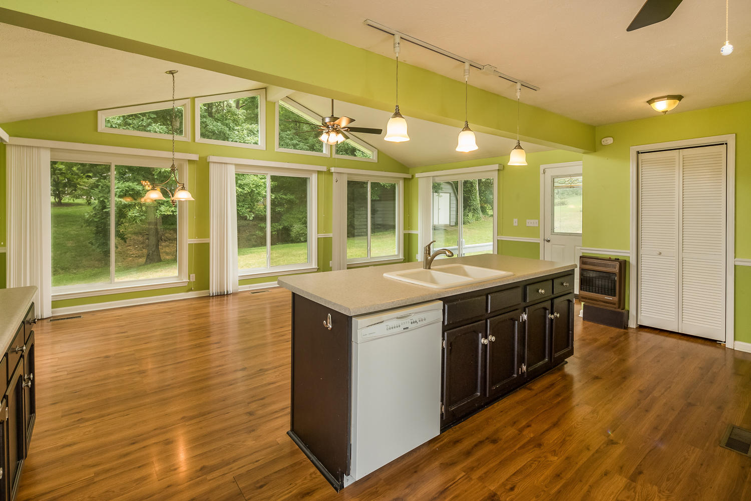 808 Smitherman Road Ringgold, GA 30736 - Photo 8 of 28 808 Smitherman Rd 16