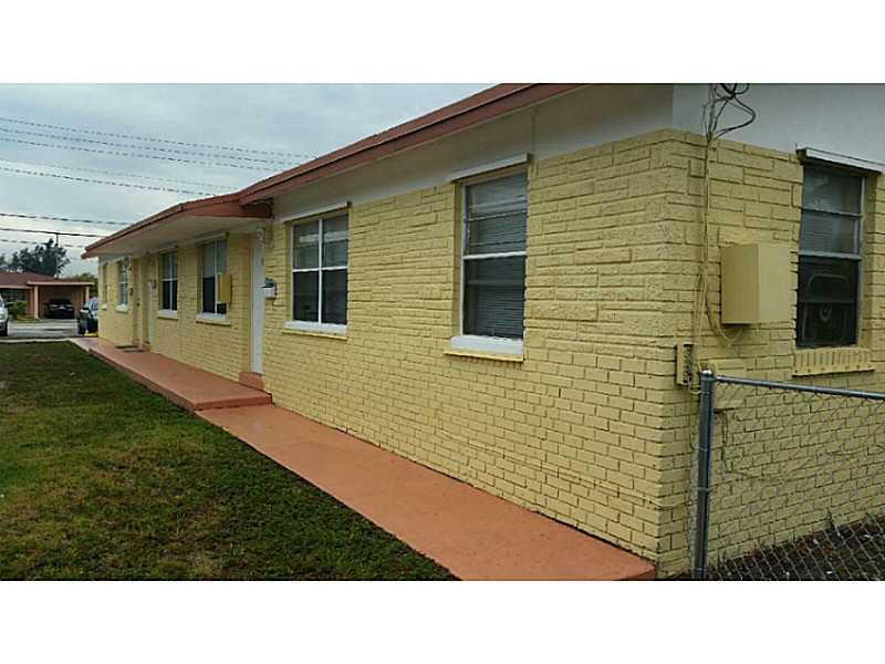 1013 Foster Road, Unit 13 Hallandale Beach, FL 33009 - Photo 16 of 26 Exterior Front